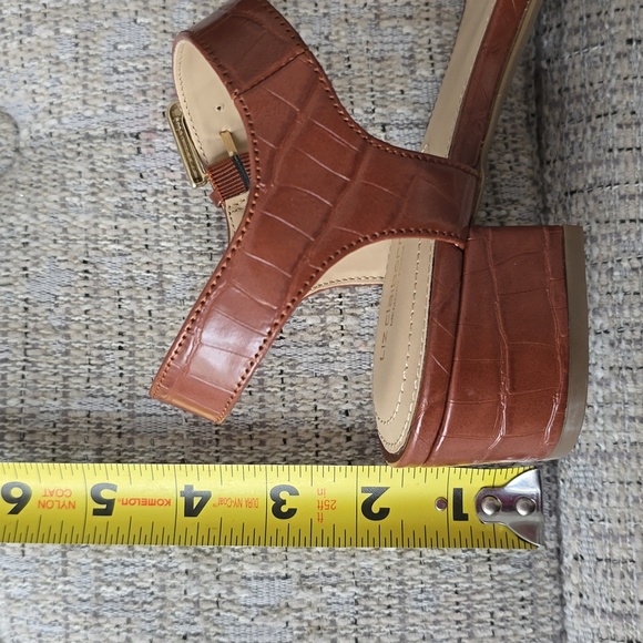 LIZ CLAIBORNE SIGNATURE WOMEN'S BROWN SUMMER MEMORY FOAM SANDALS SIZE 8 - Picture 7 of 14